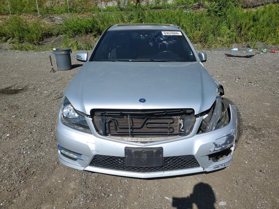Photo 5 from auction – 2014 MERCEDES-BENZ C with VIN WDDGF4HB0ER320924