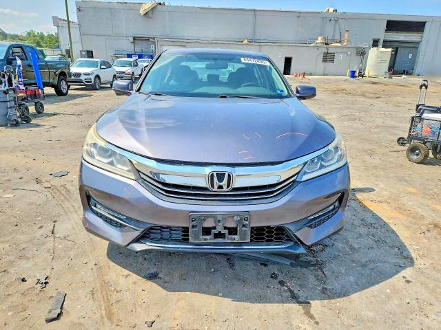 Photo 5 from auction – 2016 HONDA ACCORD with VIN 1HGCR2F75GA135760