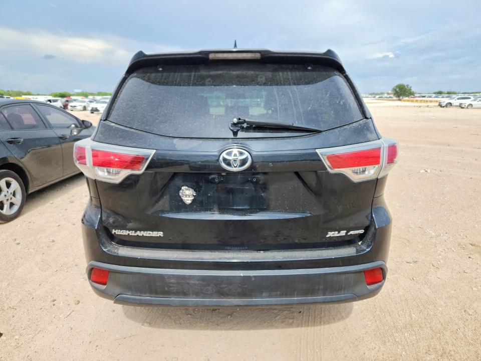 Photo 6 from auction – 2014 TOYOTA HIGHLANDER with VIN 5TDJKRFHXES011351