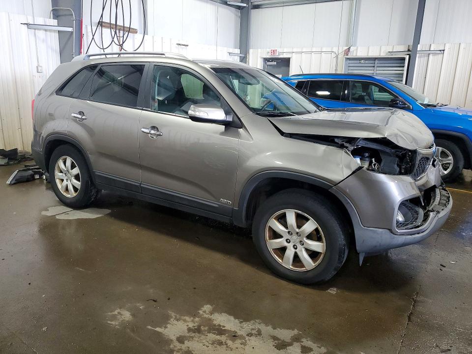 Foto 4 de la subasta – 2012 KIA SORENTO con VIN 5XYKTCA66CG264701