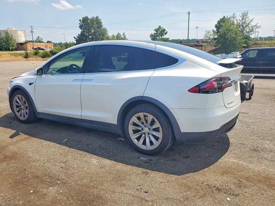 Photo 2 from auction – 2017 TESLA MODEL X with VIN 5YJXCBE24HF075955