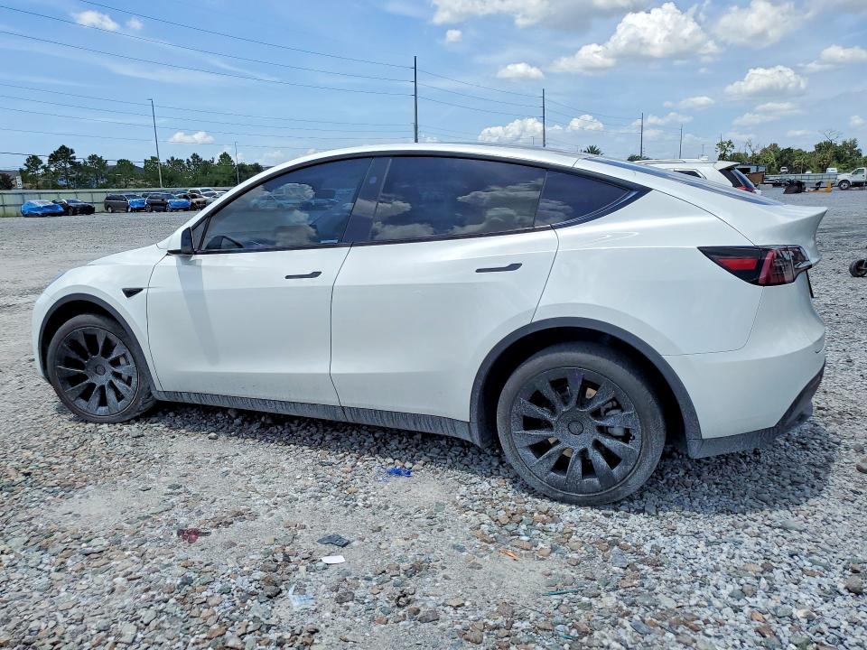 Photo 2 from auction – 2024 TESLA MODEL Y with VIN 7SAYGDEE8RA240261