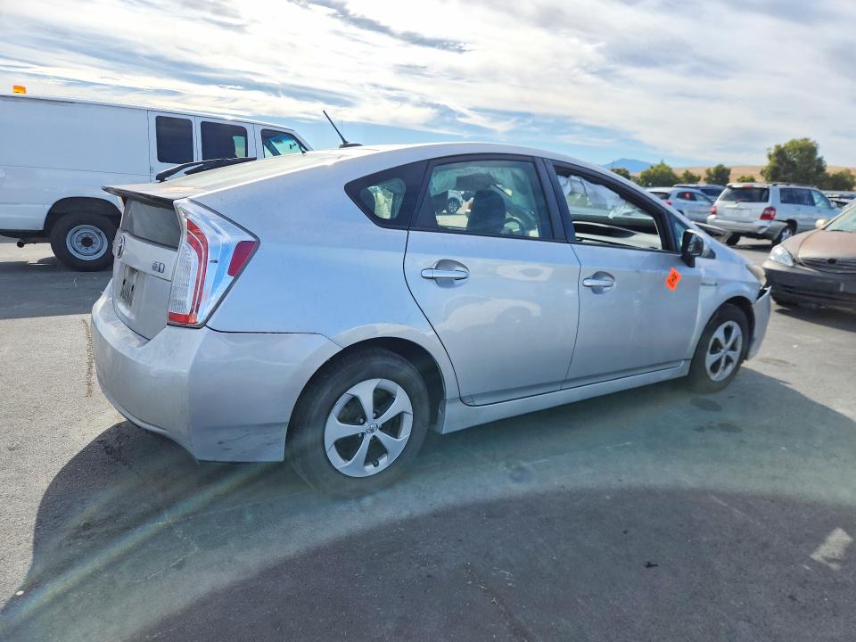 Photo 3 from auction – 2013 TOYOTA PRIUS with VIN JTDKN3DU0D5661755