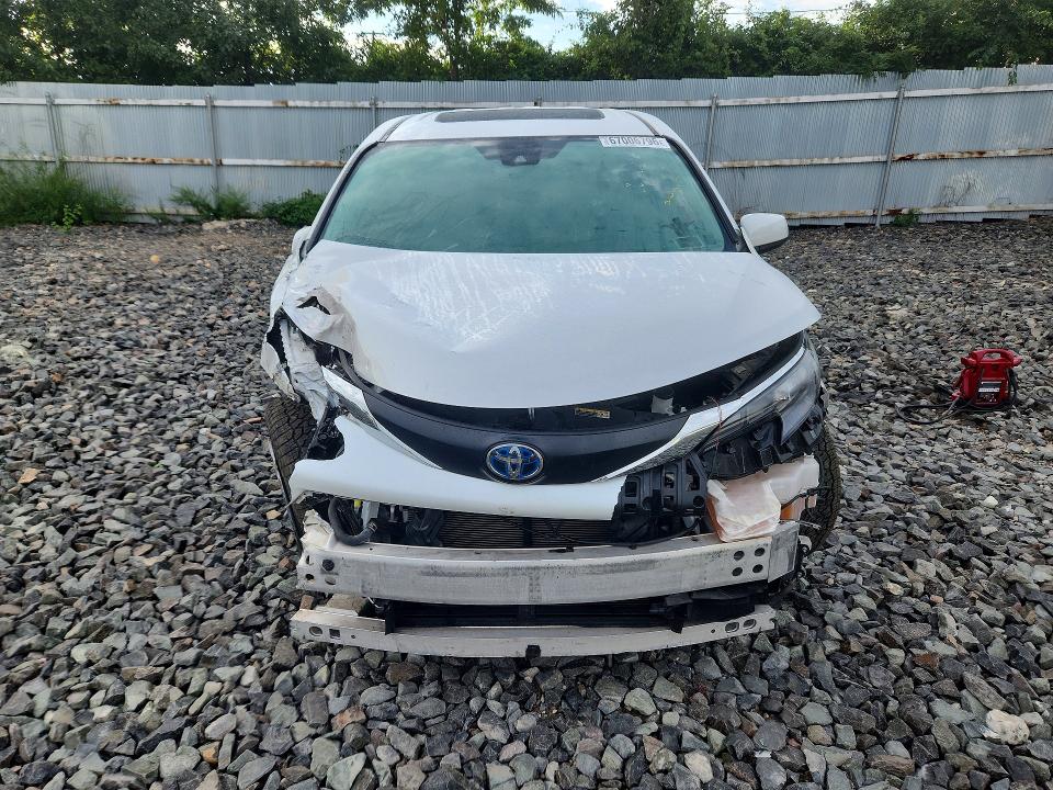 Photo 5 from auction – 2024 TOYOTA SIENNA with VIN 5TDYSKFC4RS135101