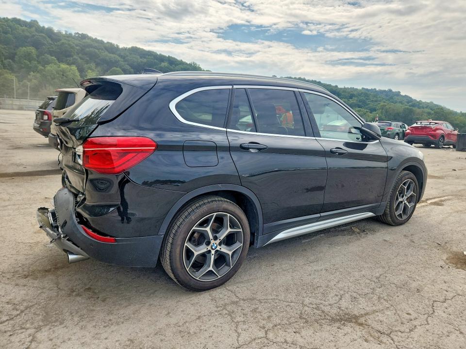 Photo 3 from auction – 2019 BMW X1 with VIN WBXHT3C51K3H35032