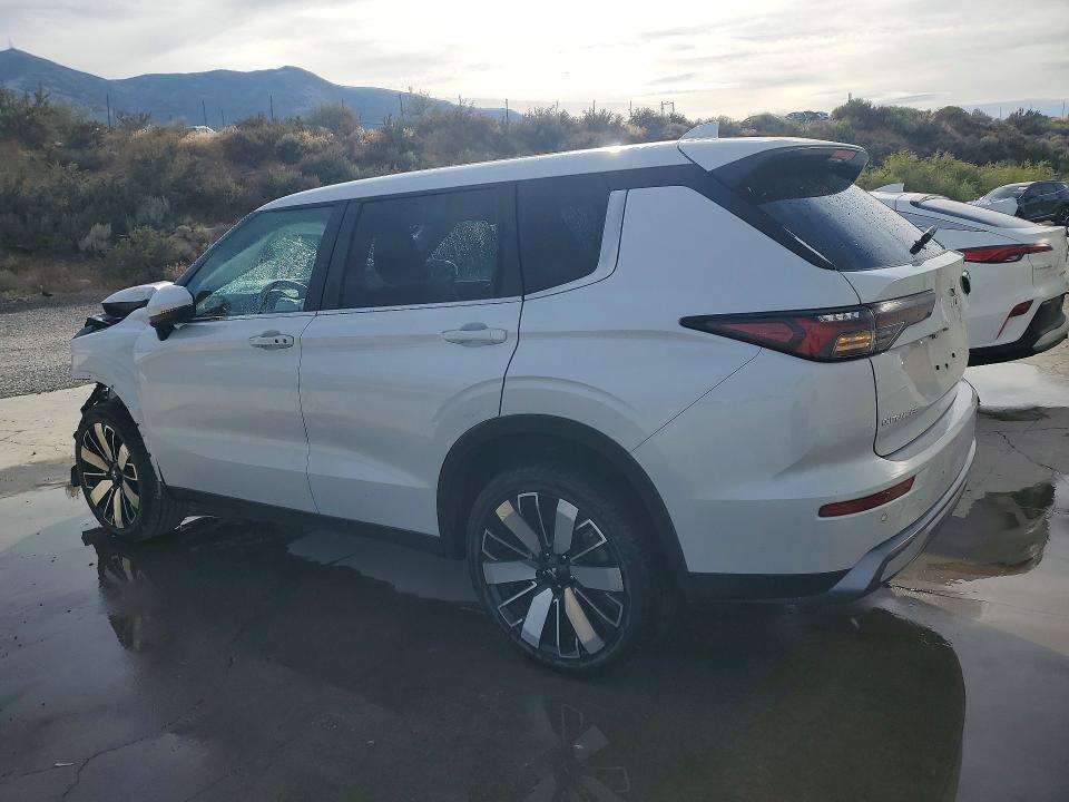 Photo 2 from auction – 2025 MITSUBISHI OUTLANDER with VIN JA4J4VA85SZ037533