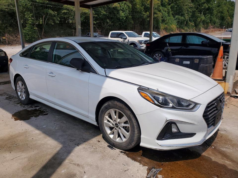 Photo 4 from auction – 2018 HYUNDAI SONATA with VIN 5NPE24AA0JH713273
