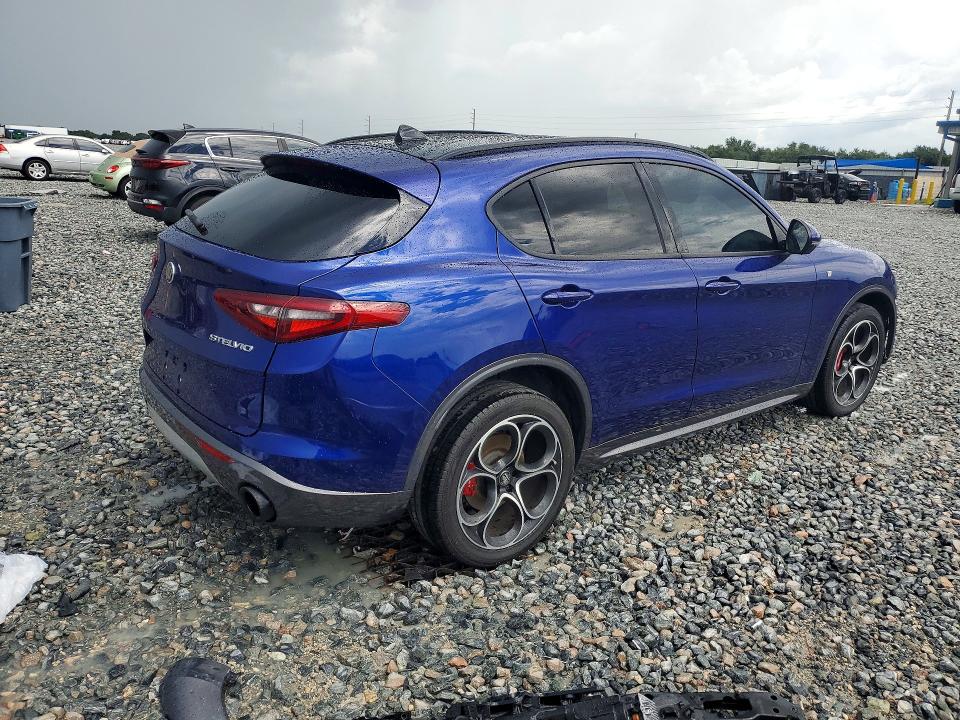 Снимка 3 от търг – 2022 ALFA ROMEO STELVIO с VIN ZASPAKBN3N7D30415