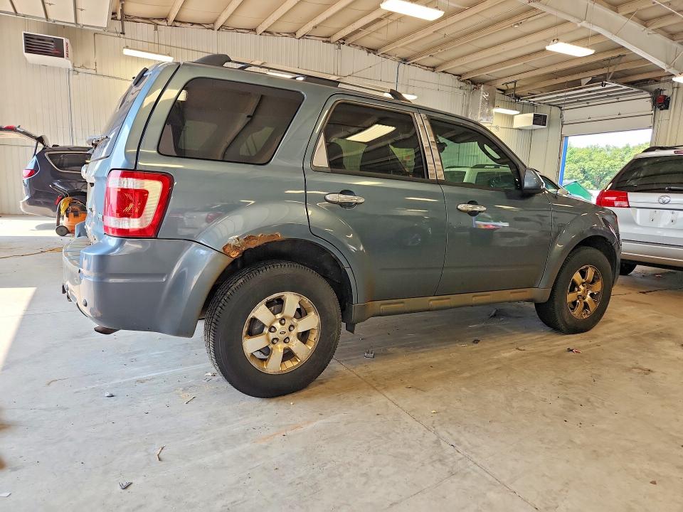 Photo 3 from auction – 2011 FORD ESCAPE with VIN 1FMCU9EG5BKB46411