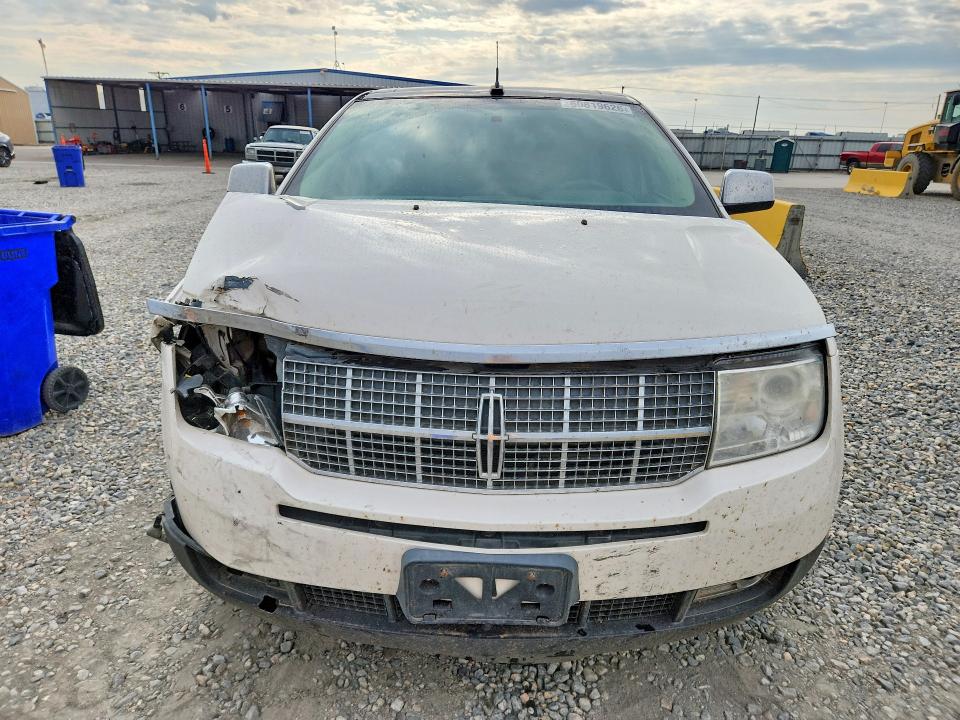 Photo 5 from auction – 2009 LINCOLN MKX with VIN 2LMDU88C59BJ01243