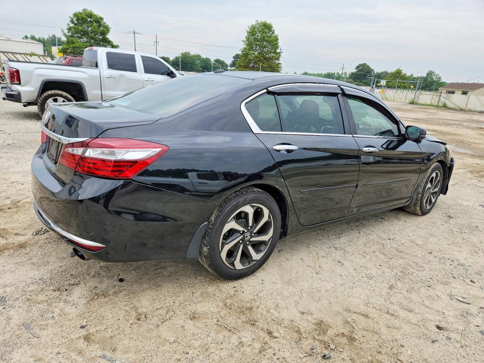 Photo 3 from auction – 2016 HONDA ACCORD with VIN 1HGCR2F80GA012473
