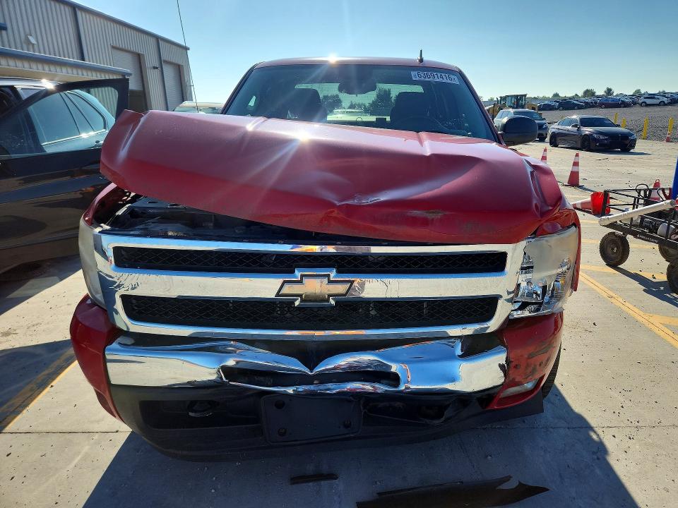 Photo 5 from auction – 2011 CHEVROLET SILVERADO with VIN 1GCRKSE07BZ119619
