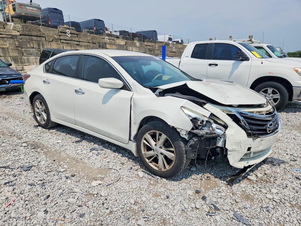 Photo 4 from auction – 2015 NISSAN ALTIMA with VIN 1N4AL3AP1FC585189