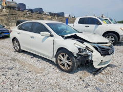 Zdjęcie 4 z aukcji – 2015 NISSAN ALTIMA z VIN 1N4AL3AP1FC585189