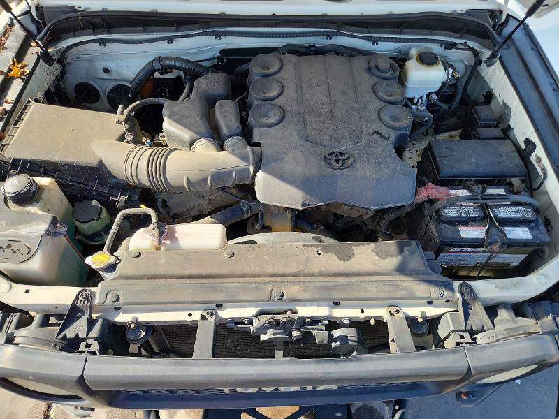 Photo 11 from auction – 2011 TOYOTA FJ CRUISER with VIN JTEBU4BF9BK115978