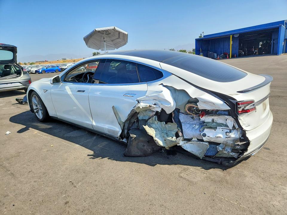 Фото 2 с аукциона – 2013 TESLA MODEL S с VIN 5YJSA1DP2DFP16408