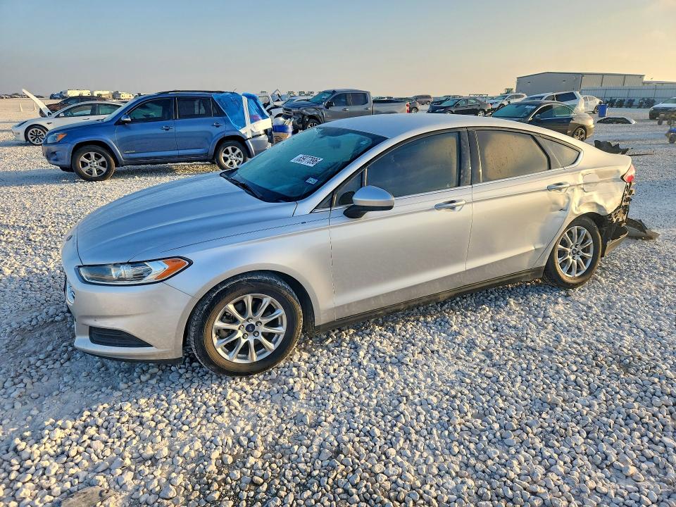 FORD FUSION 2015 with VIN 1FA6P0G72F5106671 - Photo from auction