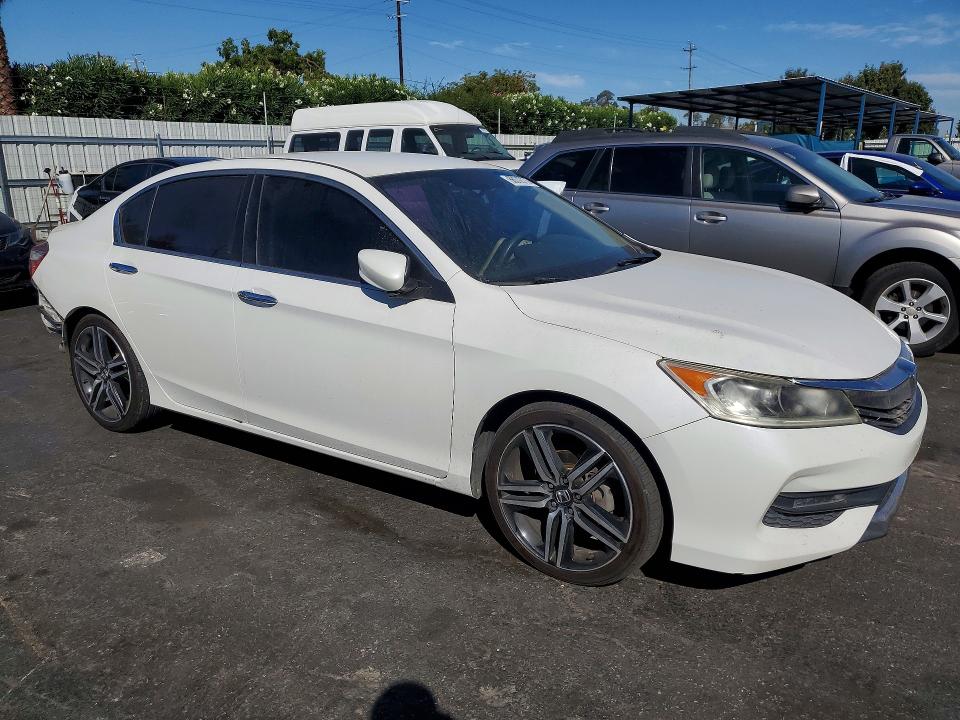 Photo 4 from auction – 2017 HONDA ACCORD with VIN 1HGCR2F33HA234740