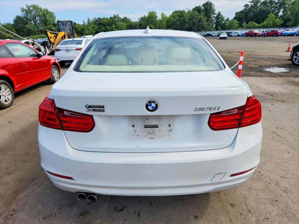 Foto 6 de la subasta – 2013 BMW 328 con VIN WBA3B5G51DNS02731