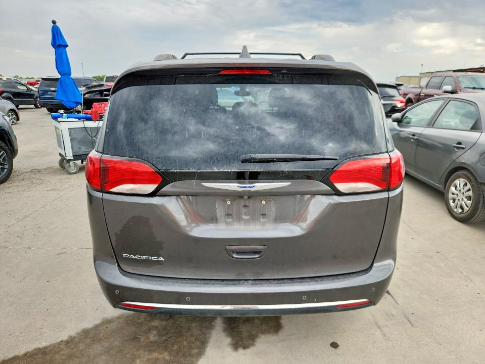 Photo 6 from auction – 2017 CHRYSLER PACIFICA with VIN 2C4RC1BG4HR503739