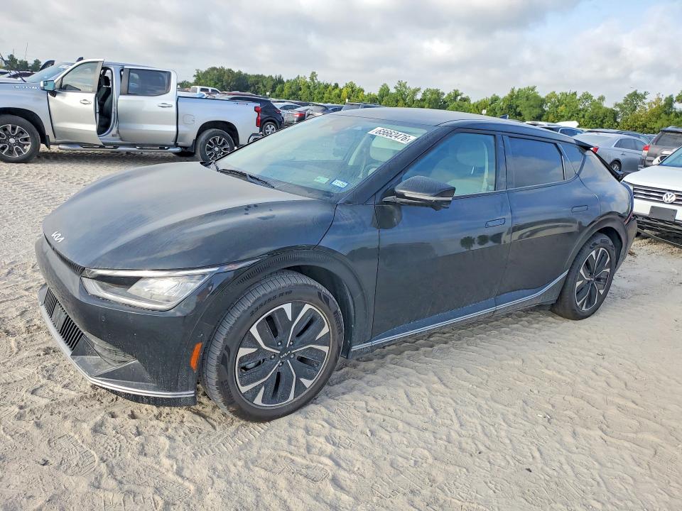 KIA EV6 2023 with VIN KNDC3DLC8P5156608 - Photo from auction