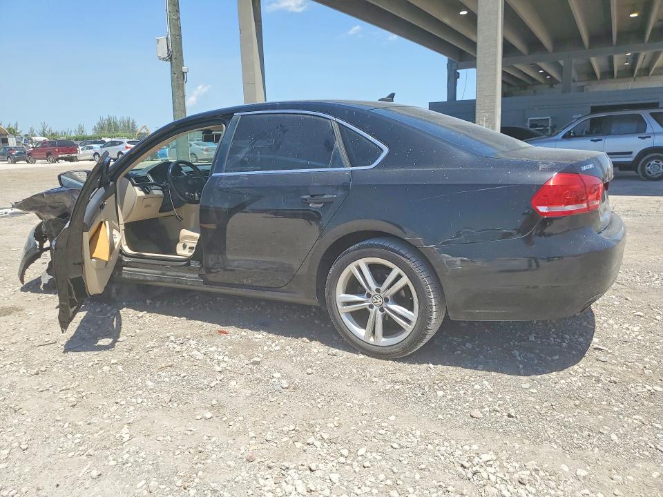 Снимка 2 от търг – 2014 VOLKSWAGEN PASSAT с VIN 1VWBH7A33EC018756