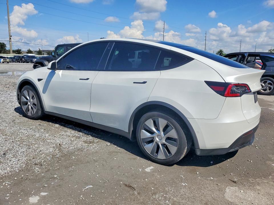 Photo 2 from auction – 2020 TESLA MODEL Y with VIN 5YJYGDEE8LF010551