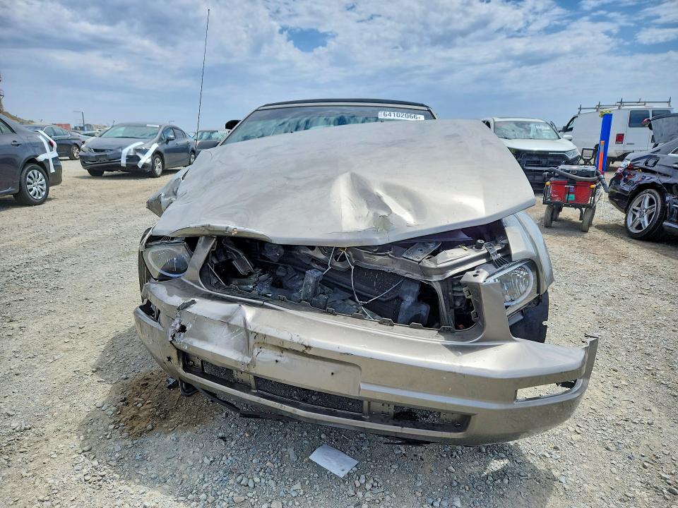 Photo 5 from auction – 2005 FORD MUSTANG with VIN 1ZVHT84N855256876
