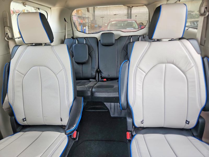 Photo 10 from auction – 2018 CHRYSLER PACIFICA with VIN 2C4RC1EG2JR254097