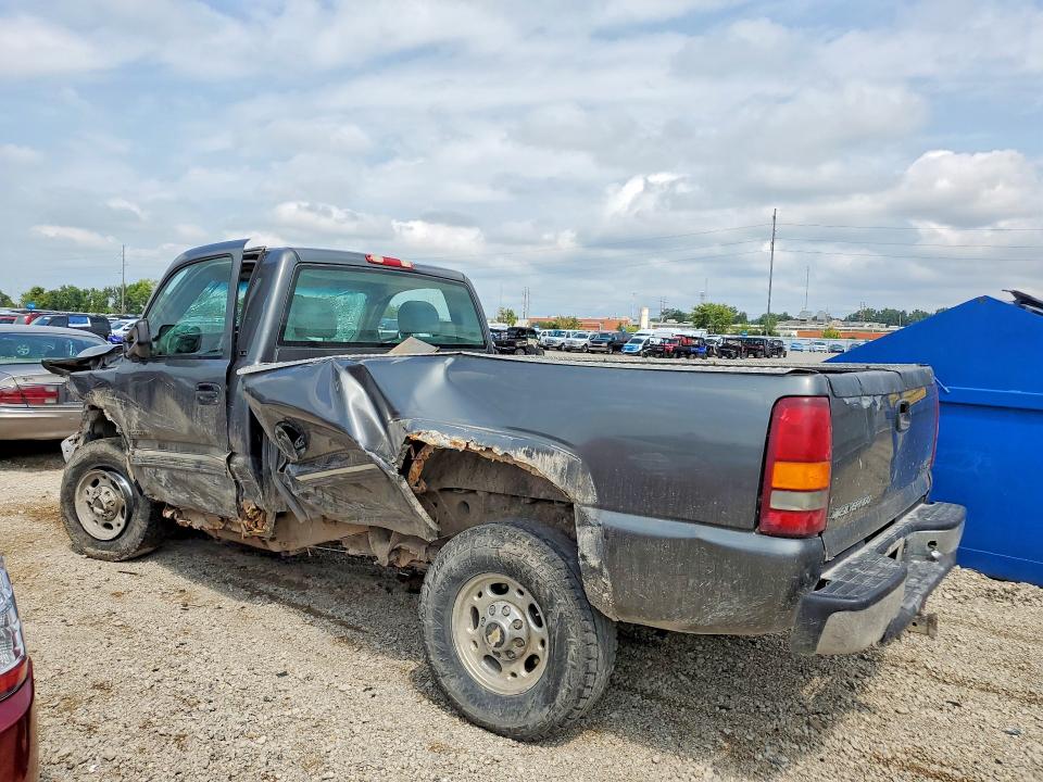 Photo 2 from auction – 2001 CHEVROLET SILVERADO with VIN 1GCHC24U01E248675