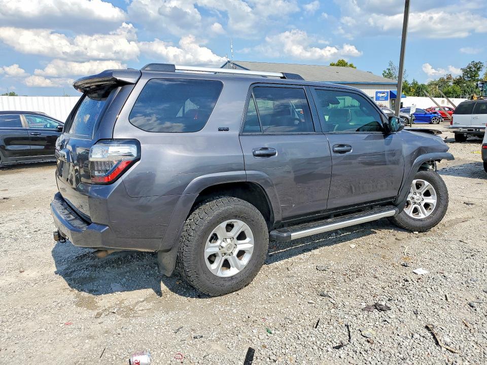Photo 3 from auction – 2020 TOYOTA 4RUNNER with VIN JTEBU5JR7L5759237