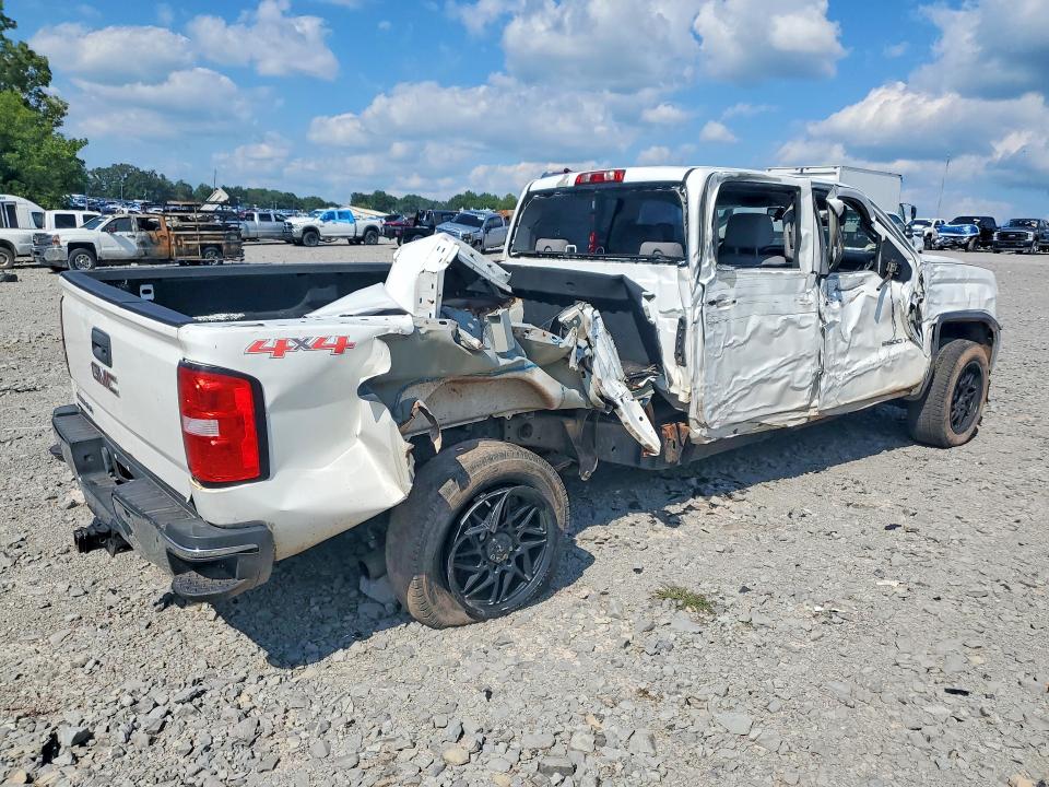 Photo 3 from auction – 2015 GMC SIERRA with VIN 1GT12XE84FF110769