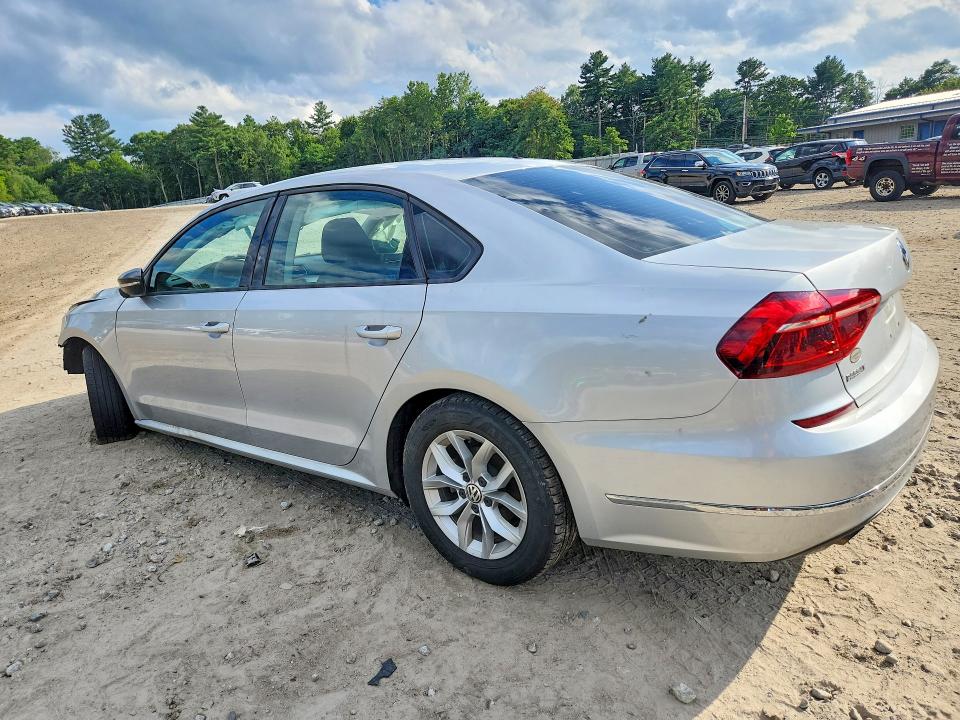 Photo 2 from auction – 2018 VOLKSWAGEN PASSAT with VIN 1VWAA7A31JC003604