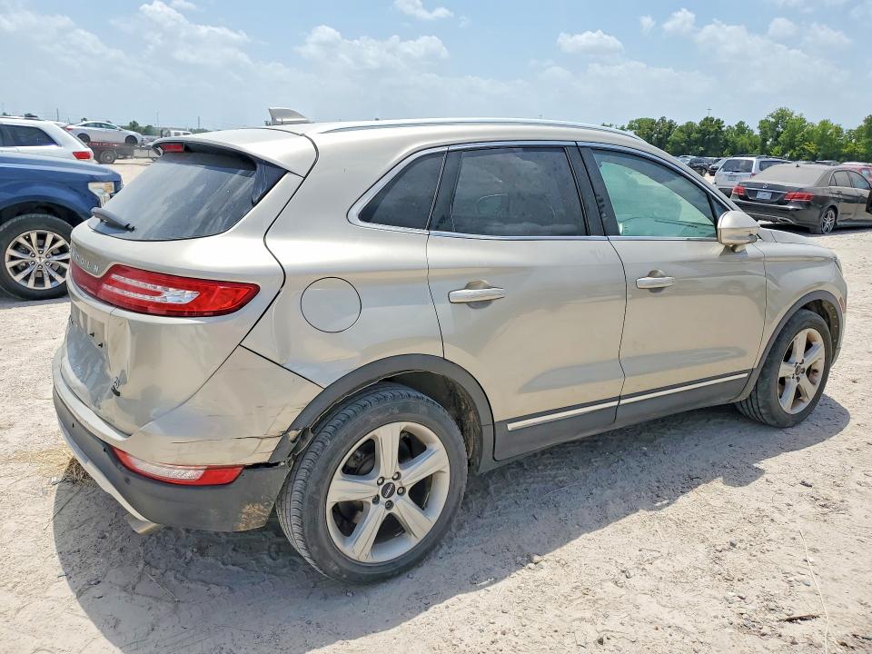 Photo 3 from auction – 2015 LINCOLN MKC with VIN 5LMCJ1A99FUJ31676