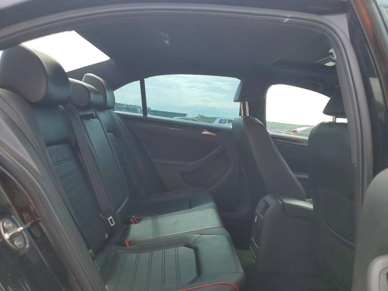 Photo 10 from auction – 2015 VOLKSWAGEN JETTA with VIN 3VW4T7AJ7FM267132