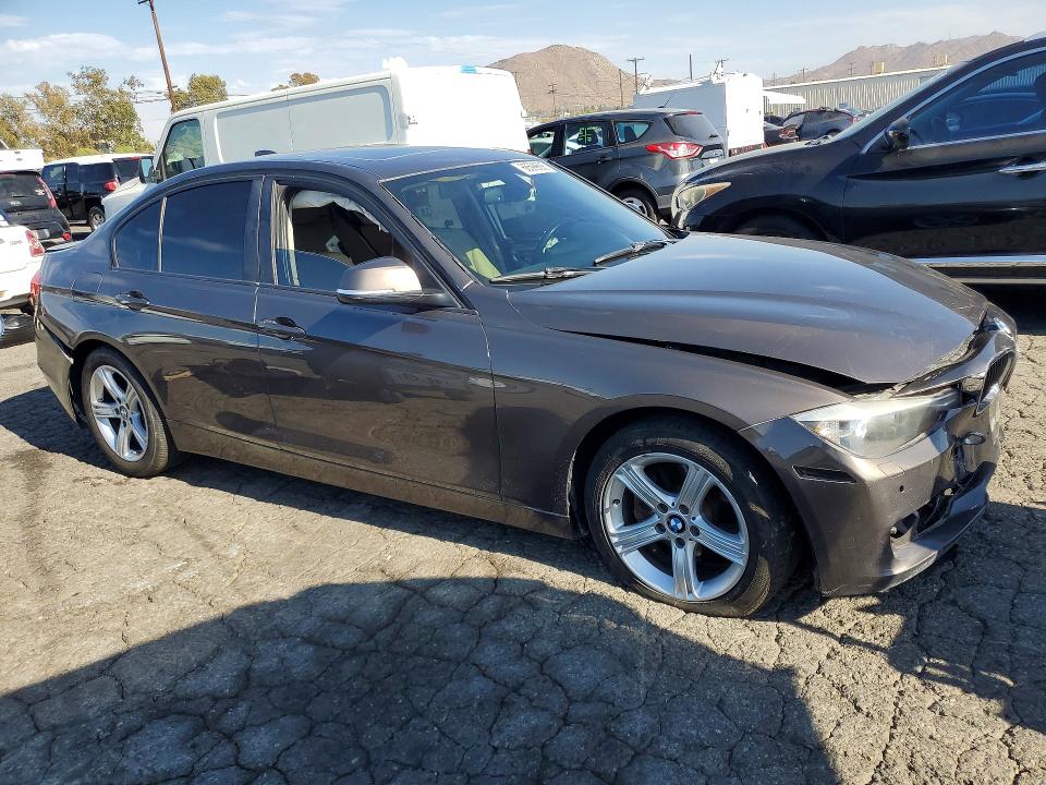 Photo 4 from auction – 2013 BMW 328 with VIN WBA3A5C54DF601104