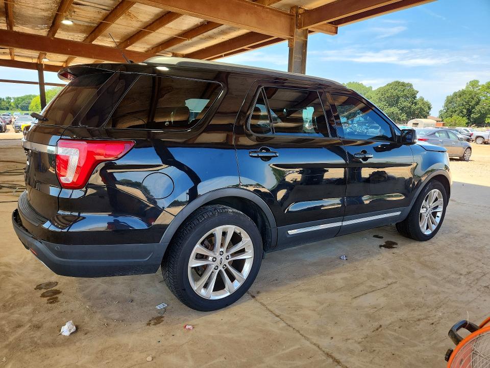 Photo 3 from auction – 2019 FORD EXPLORER with VIN 1FM5K7D81KGB33803
