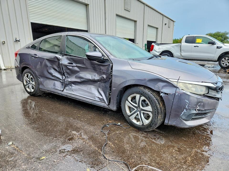 Photo 4 from auction – 2017 HONDA CIVIC with VIN 19XFC2F5XHE036118