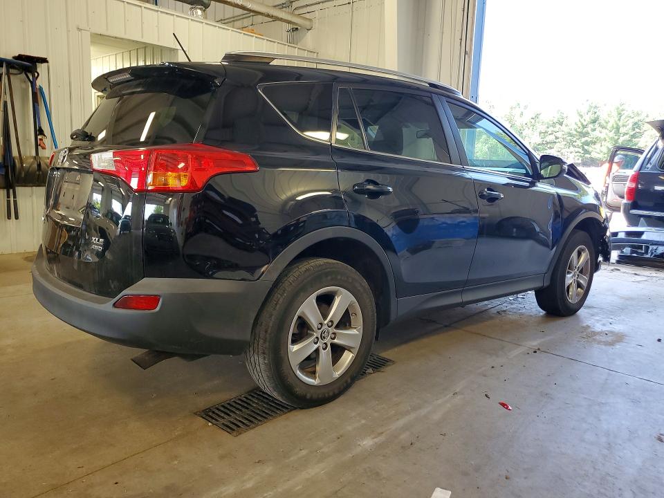 Photo 3 from auction – 2015 TOYOTA RAV4 with VIN 2T3RFREV2FW242727