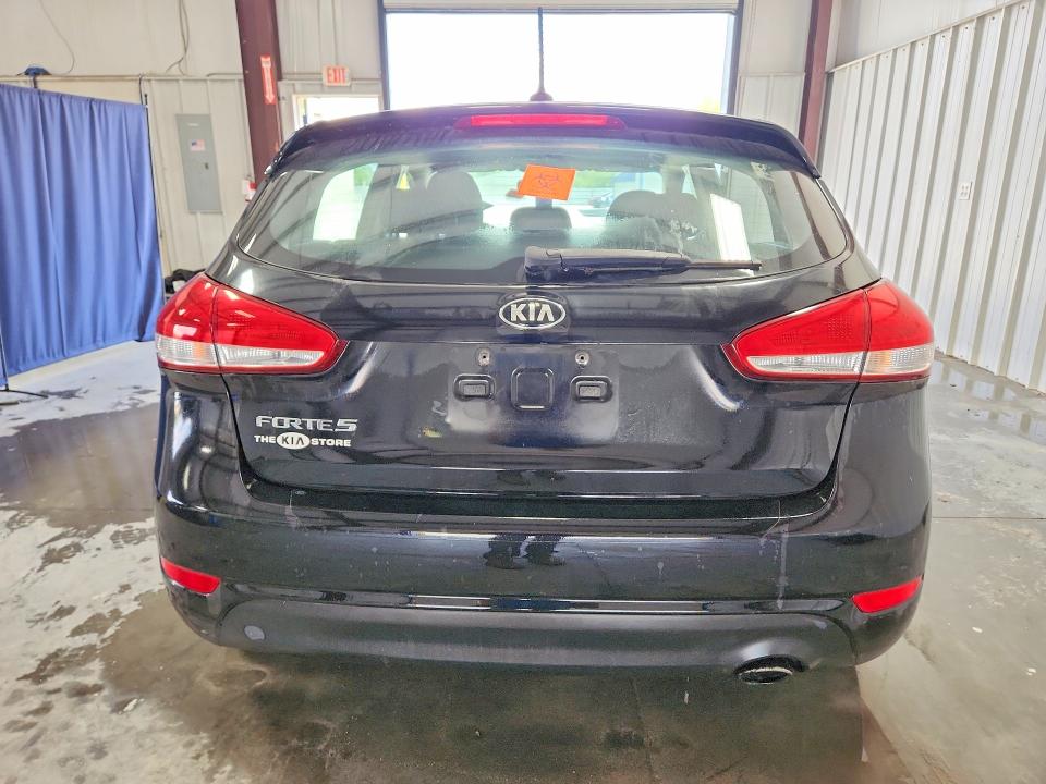 Photo 6 from auction – 2017 KIA FORTE5 with VIN KNAFK5A82H5705089