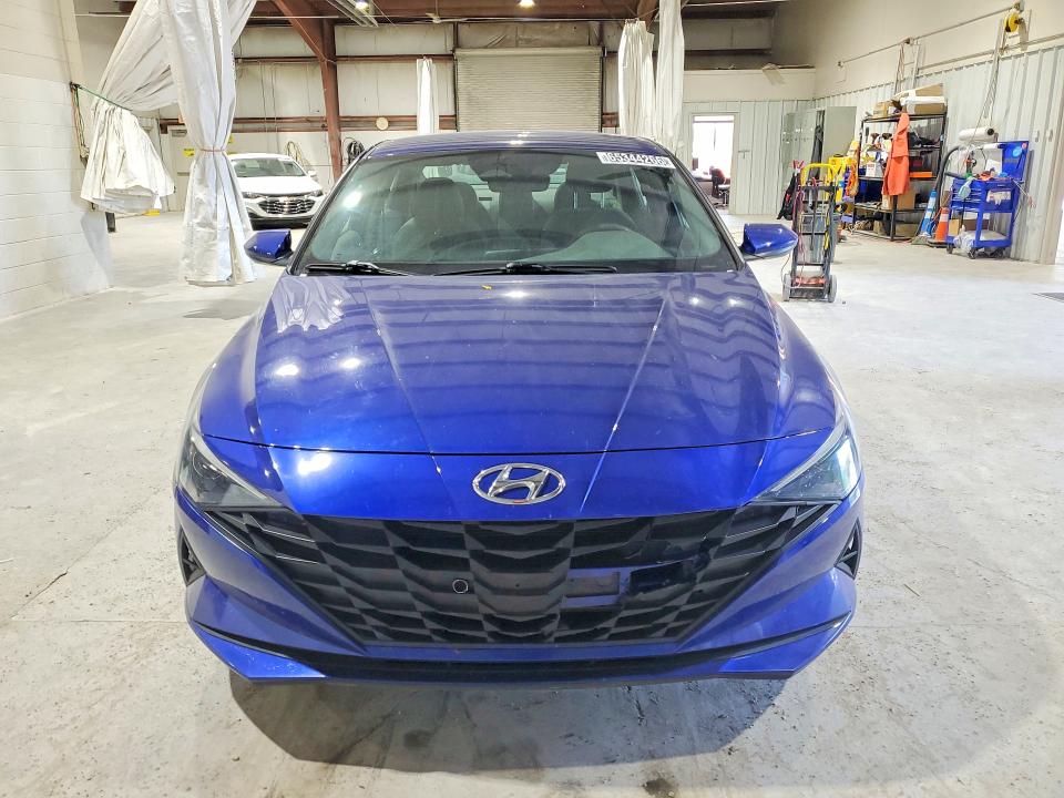 Photo 5 from auction – 2023 HYUNDAI ELANTRA with VIN 5NPLM4AG4PH102273