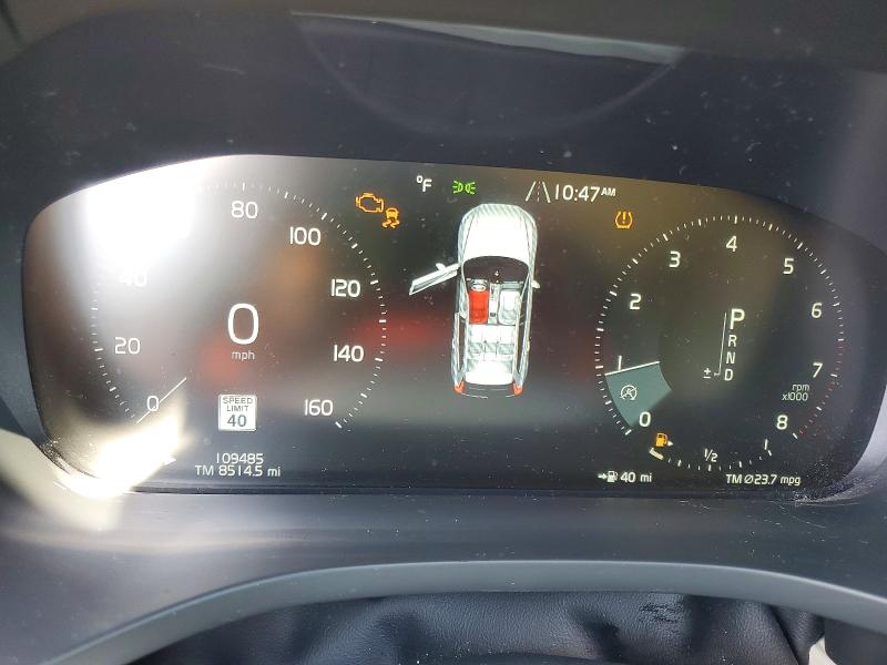 Photo 9 from auction – 2018 VOLVO XC60 with VIN LYV102RK9JB109937