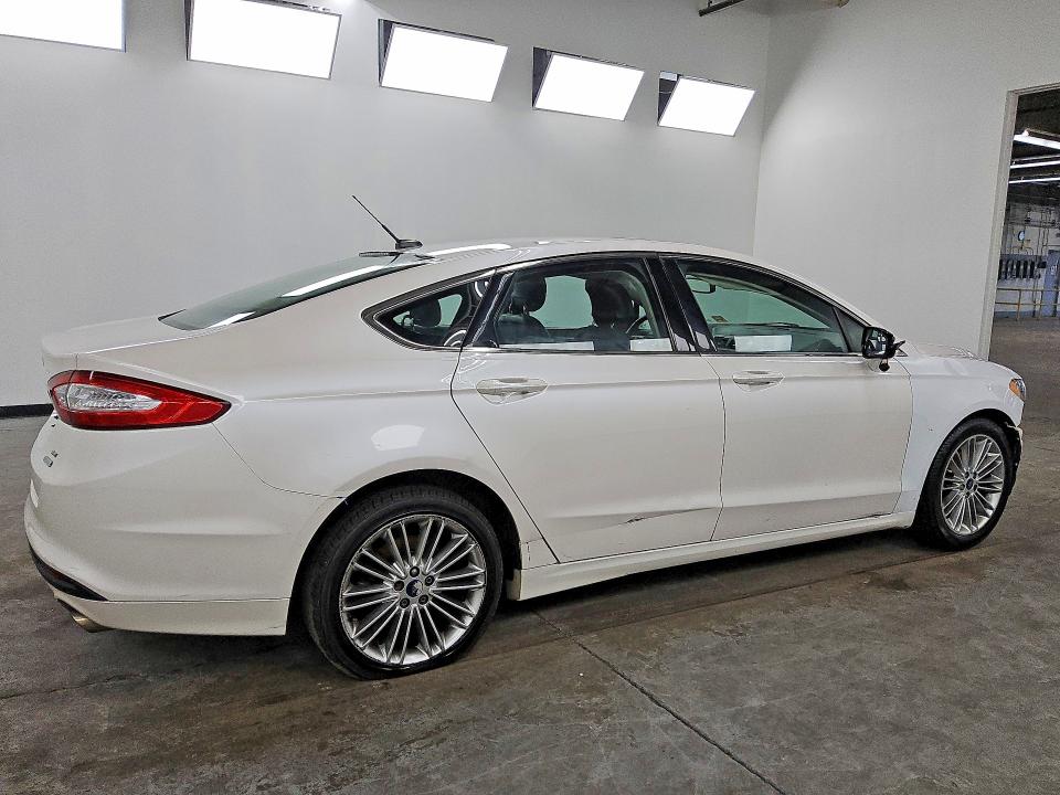 Photo 3 from auction – 2015 FORD FUSION with VIN 3FA6P0HD7FR102827
