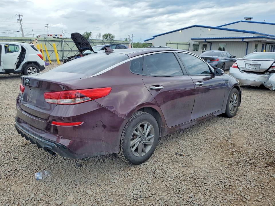 Photo 3 from auction – 2019 KIA OPTIMA with VIN 5XXGT4L34KG290585