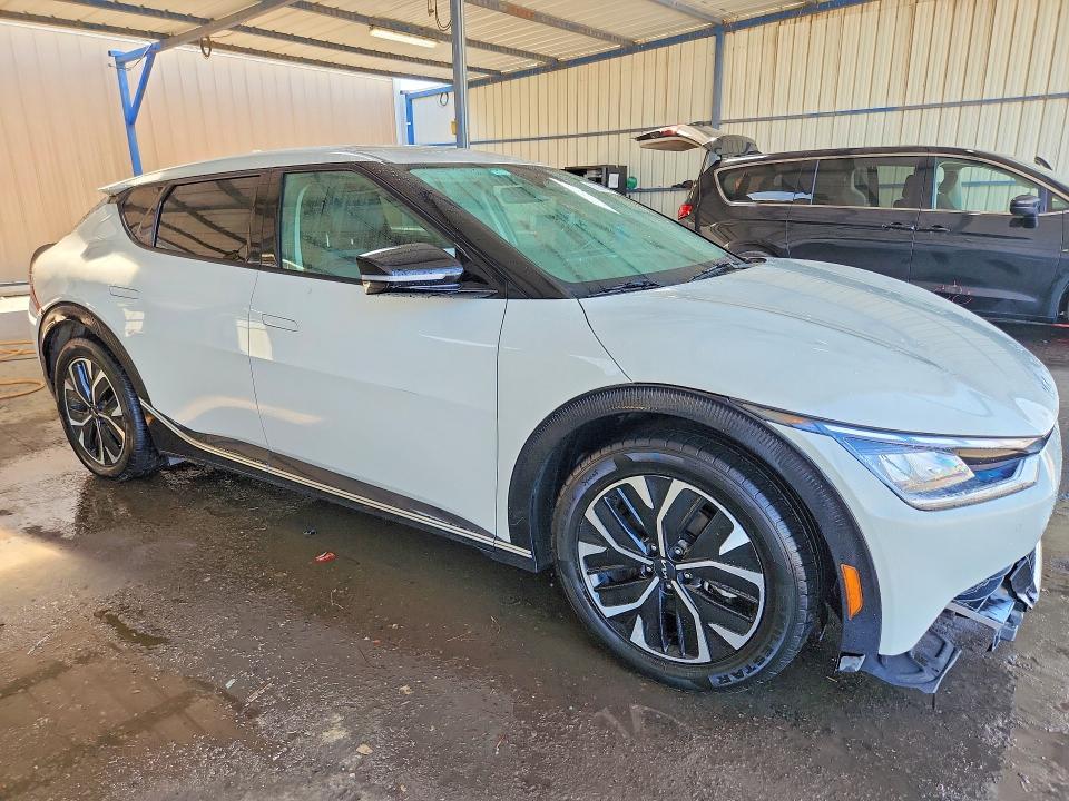 Photo 4 from auction – 2023 KIA EV6 with VIN KNDC34LA7P5607154