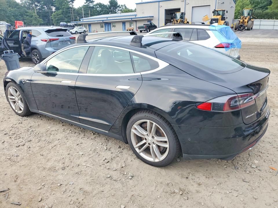 Photo 2 from auction – 2015 TESLA MODEL S with VIN 5YJSA1H22FFP79574
