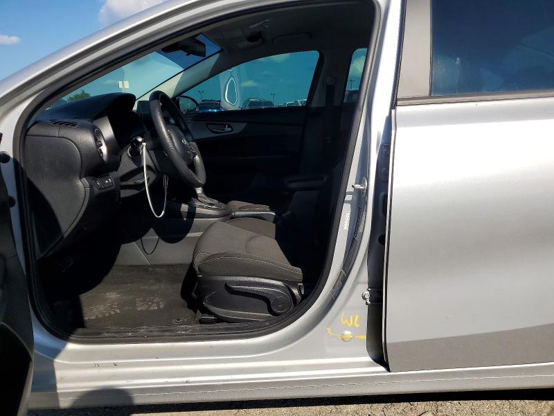 Photo 12 from auction – 2021 KIA FORTE with VIN 3KPF24AD2ME317918