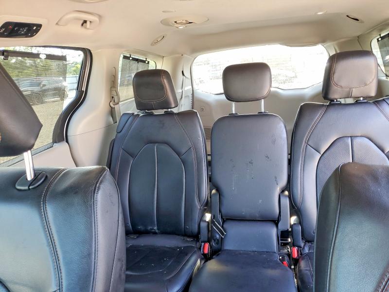 Photo 10 from auction – 2018 CHRYSLER PACIFICA with VIN 2C4RC1BG2JR112255
