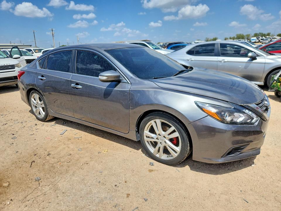 Photo 4 from auction – 2017 NISSAN ALTIMA with VIN 1N4BL3AP9HC141825
