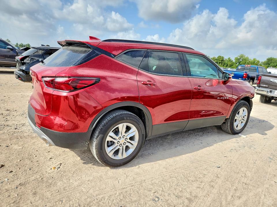 Photo 3 from auction – 2021 CHEVROLET BLAZER with VIN 3GNKBCR44MS577808